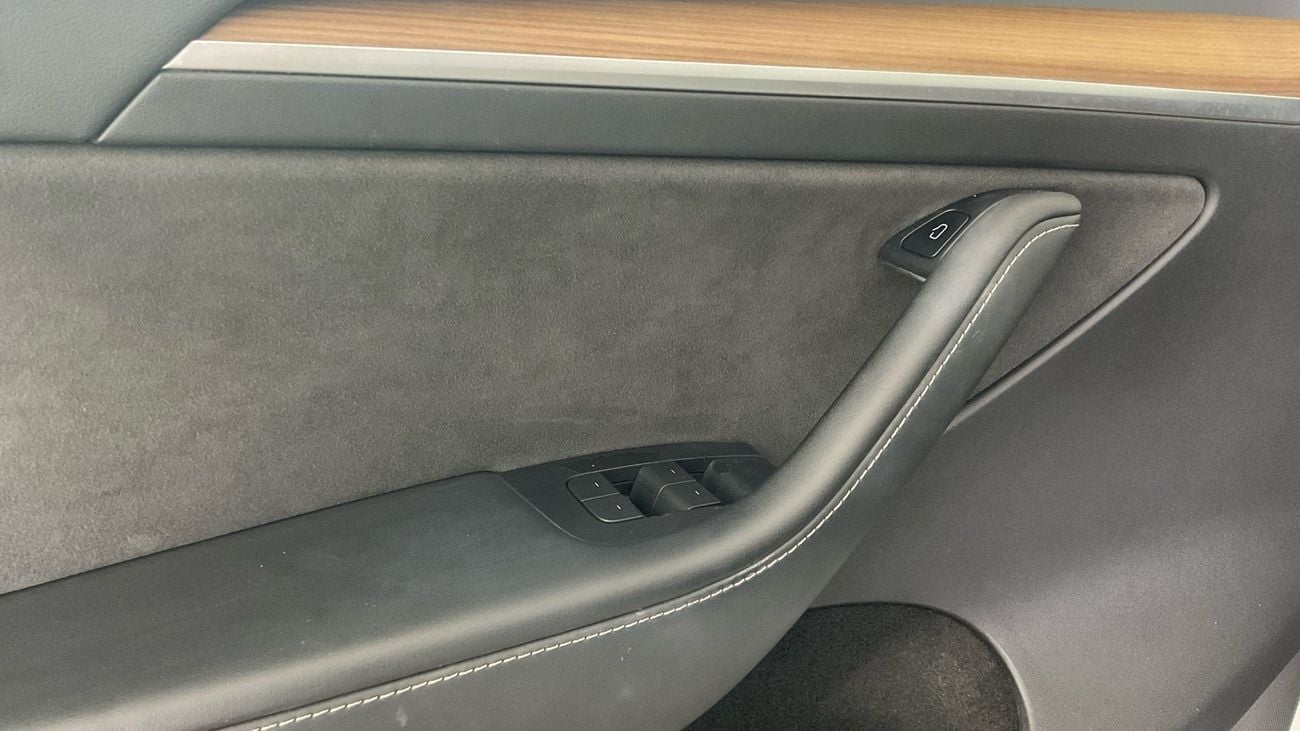 Tesla Model Y Long Range (Dual Motor) | upto AED 20,000 Ramadan Discount | Guaranteed Warranty | 0 Down Payment