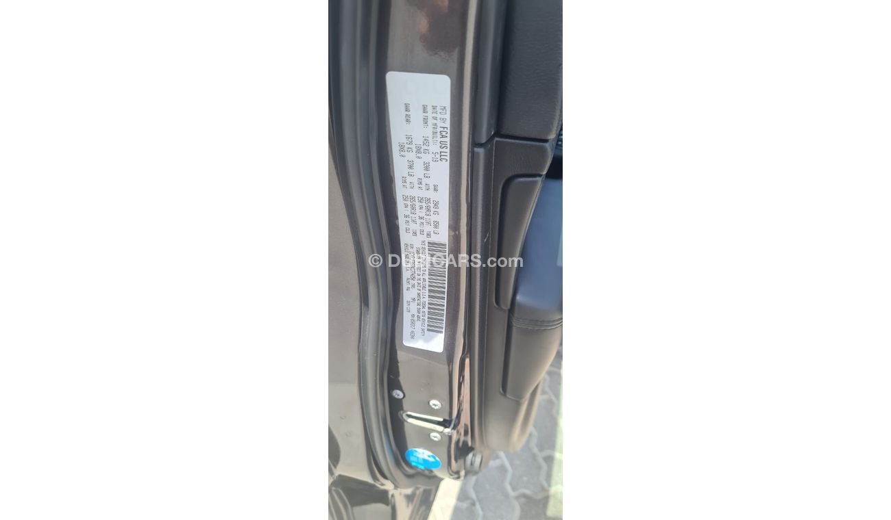 Used Jeep Grand Cherokee Limited 2019 for sale in Dubai - 608593