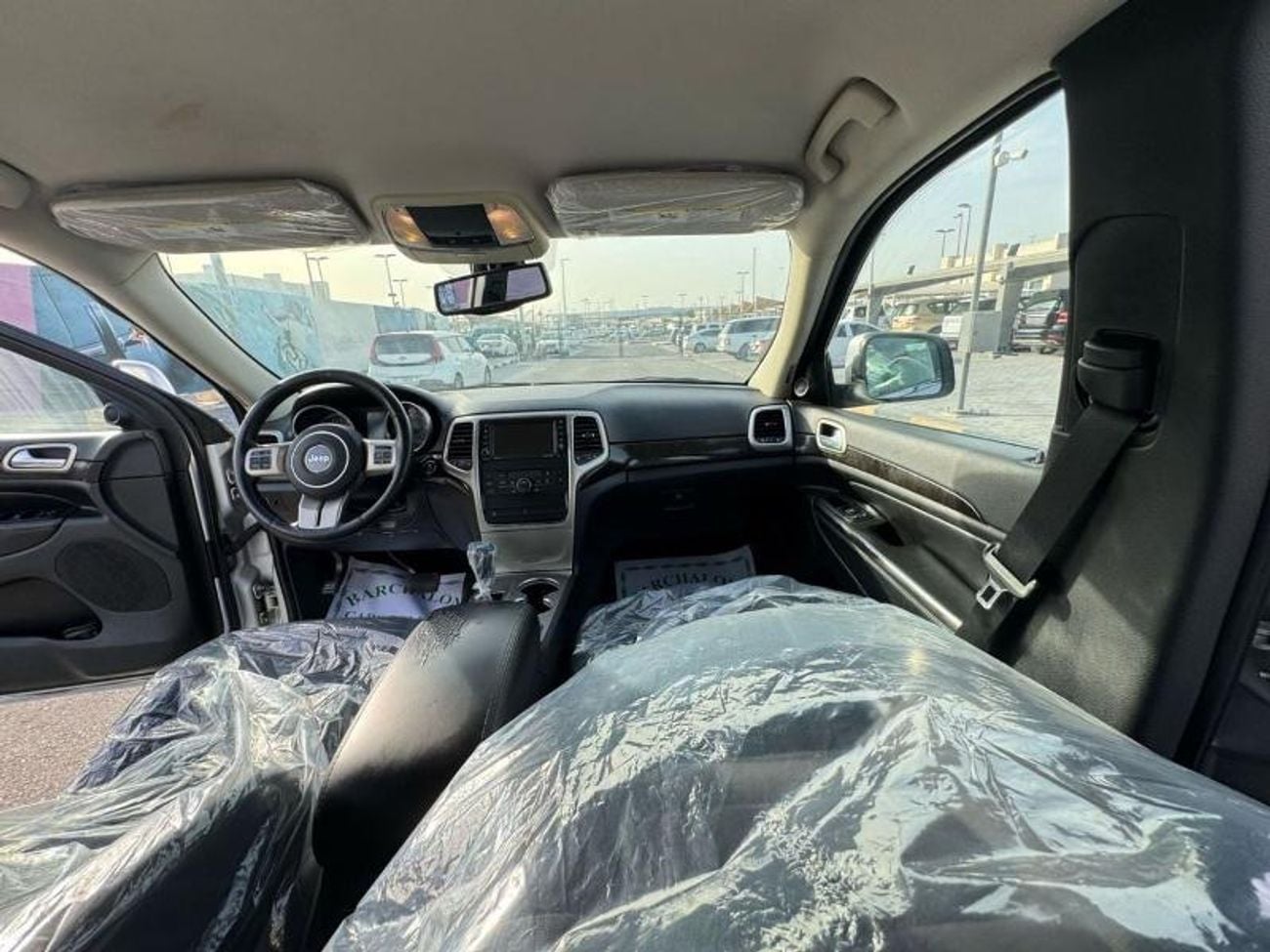 Jeep Cherokee cruise control, electric seats, four-wheel drive