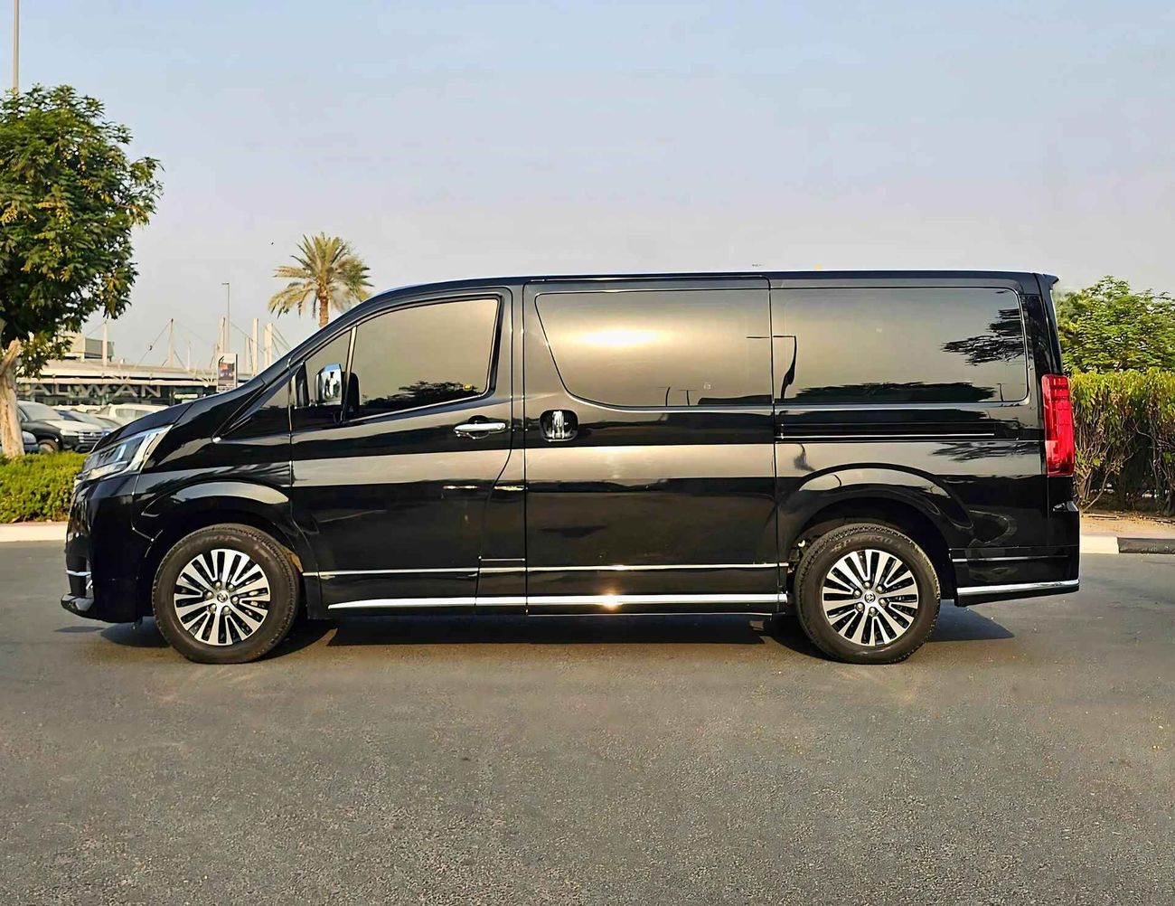 Toyota Granvia PREMIUM/ 3.5 V6 GCC/ LOW MILEAGE/ EXCELLENT CONDITION/ 1991 MONTHLY/ LOT#8003535