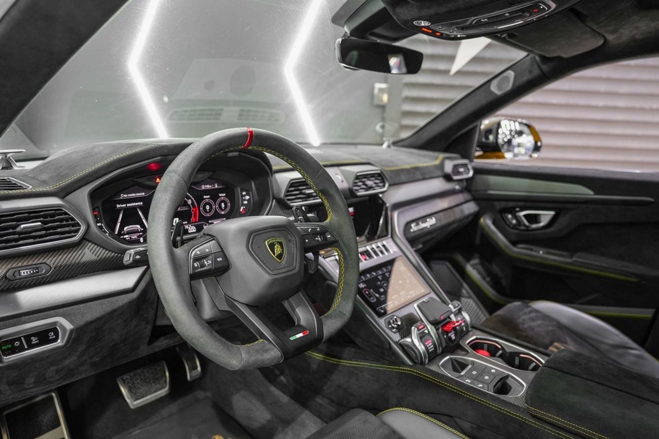 Lamborghini Urus 2024 Lamborghini Urus Performante, Arkapovic Exhaust, Carbon Fiber Package, Lamborghini Warr + Serr!