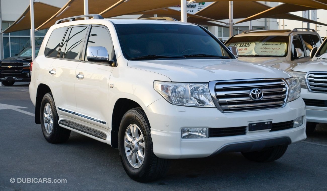 Toyota Land Cruiser GXR V8