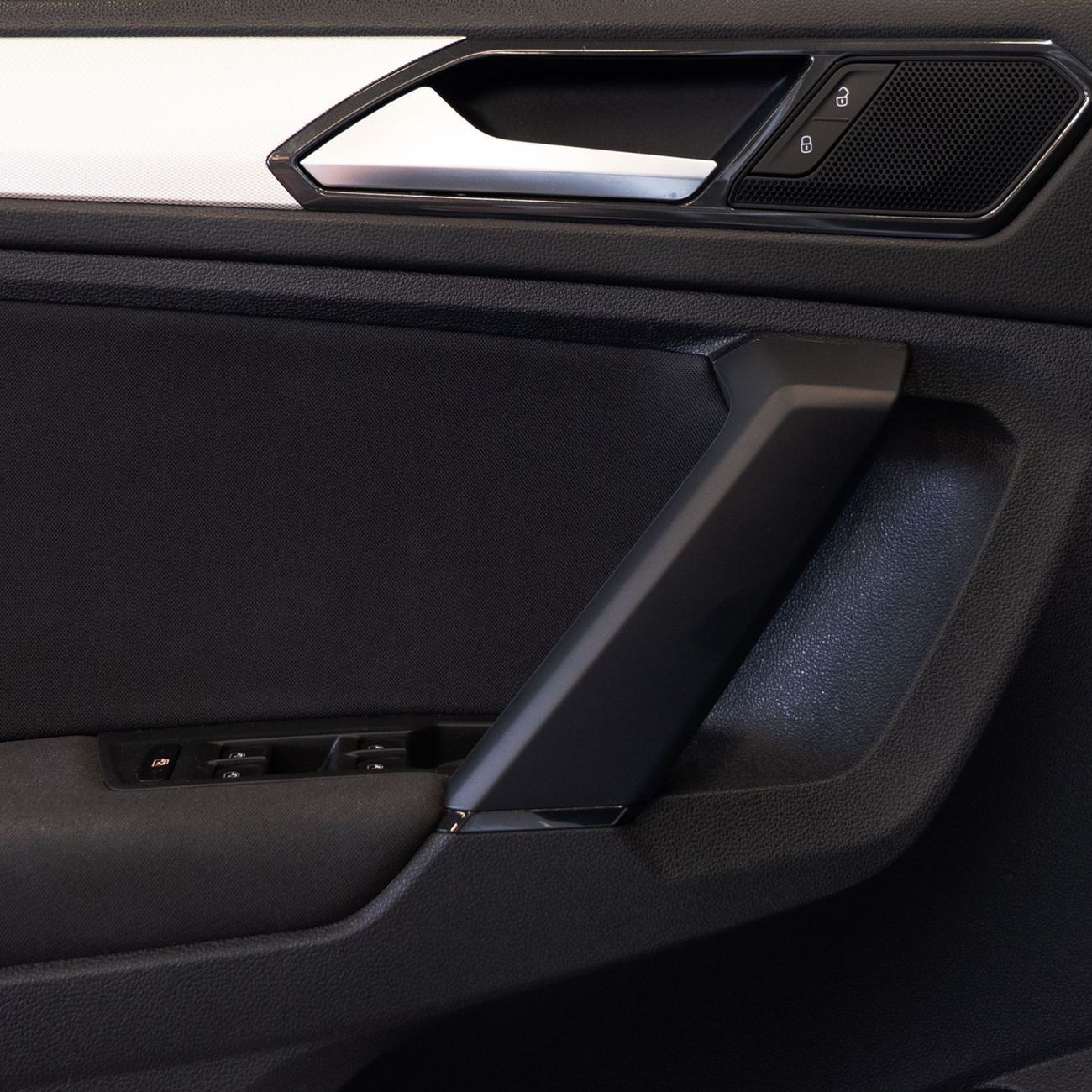 Volkswagen Tiguan SE 1.4L AED 1,118 pm • 0% Downpayment • Volkswagen Tiguan SE • 1 Year Warranty