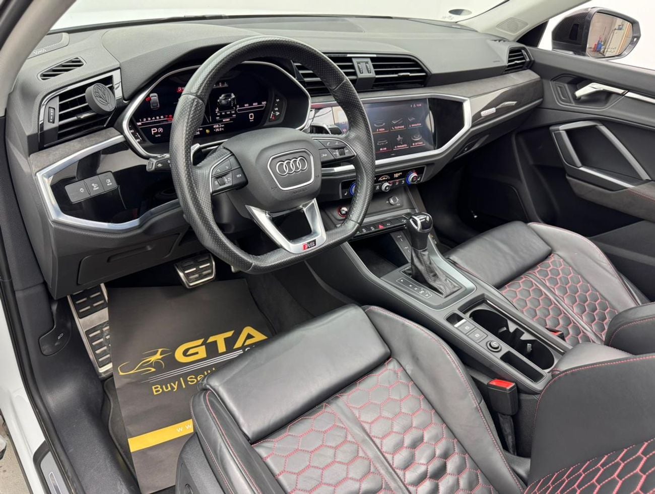 Audi RSQ3 STD 2022 Audi RSQ3 Quattro, 4/2027 Audi Warranty, Audi Service History, Excellent Condition, GCC