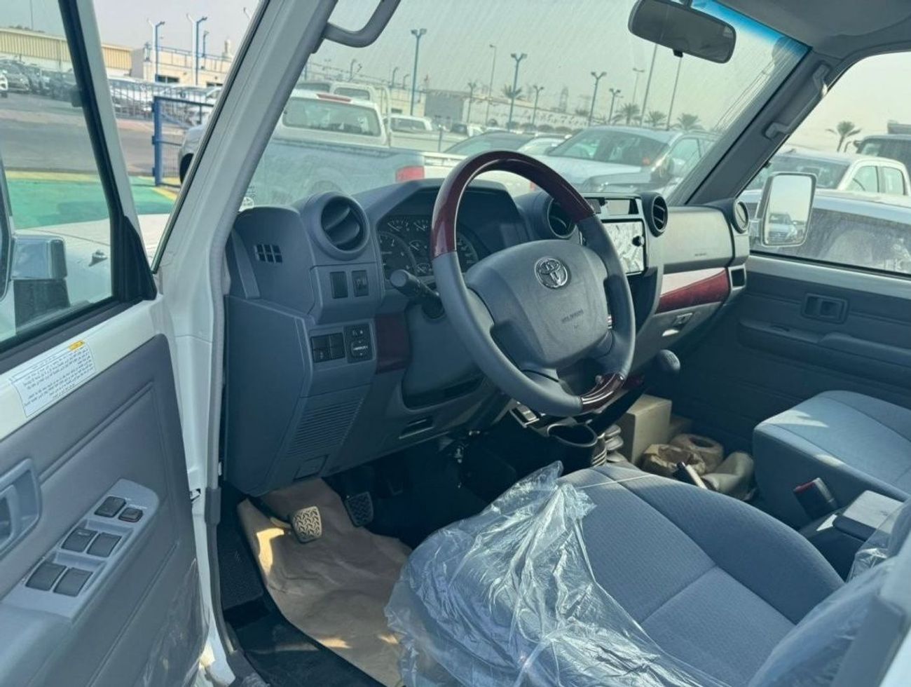 Toyota Land Cruiser Pick Up VDJ79 4.5L Pick Up 4WD 8 cylinders Diesel zero KM