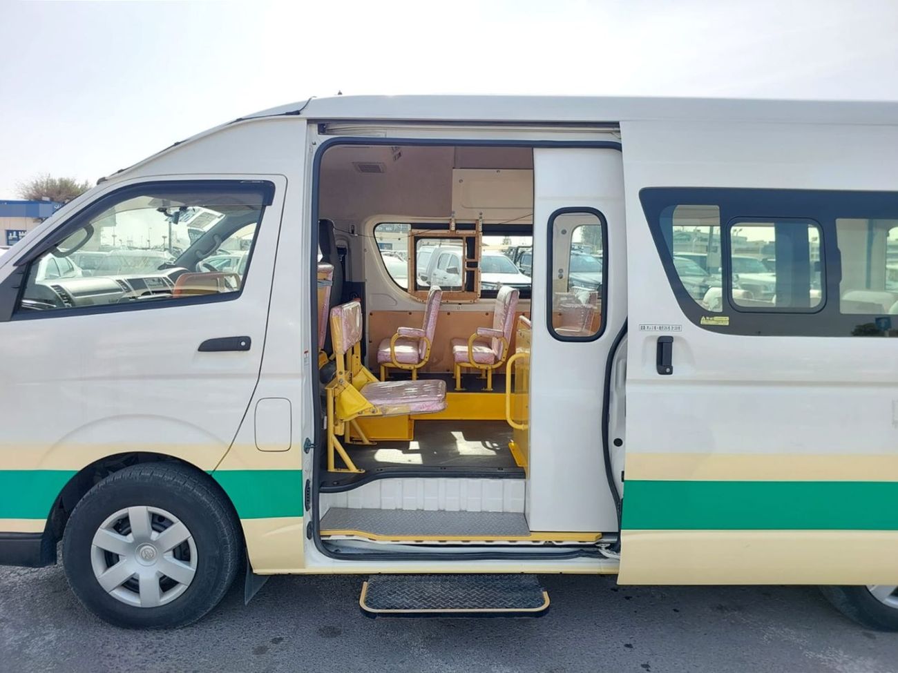 تويوتا هاياس TOYOTA HIACE VAN RHD 2015 MODEL 2.7L PETROL AUTOMATIC(PM55169)