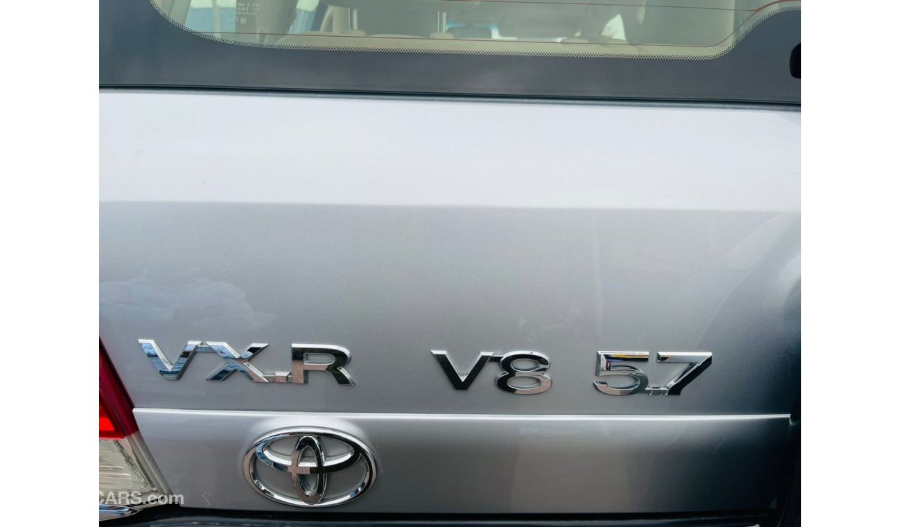 تويوتا لاند كروزر VXR V8 5.7