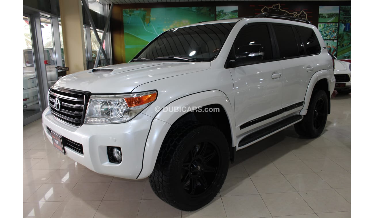 Toyota Land Cruiser V8 - 5.7 L XTREME
