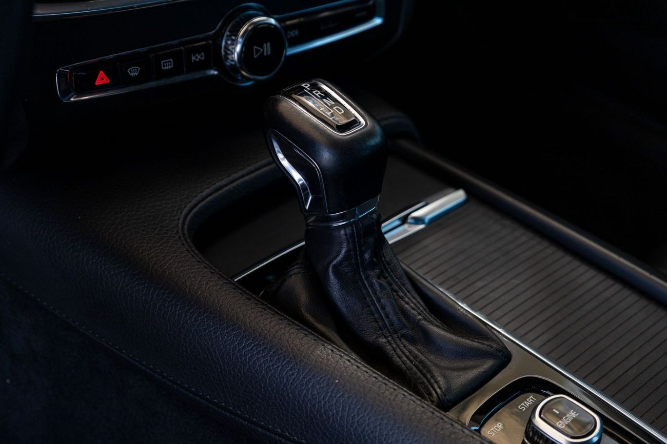 Volvo S90 Momentum 2.0L