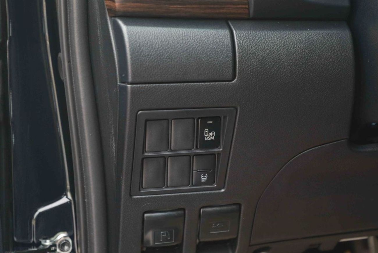 تويوتا هيلوكس HI 2.7L - ATTITUDE BLACK inside BLACK | Export Only