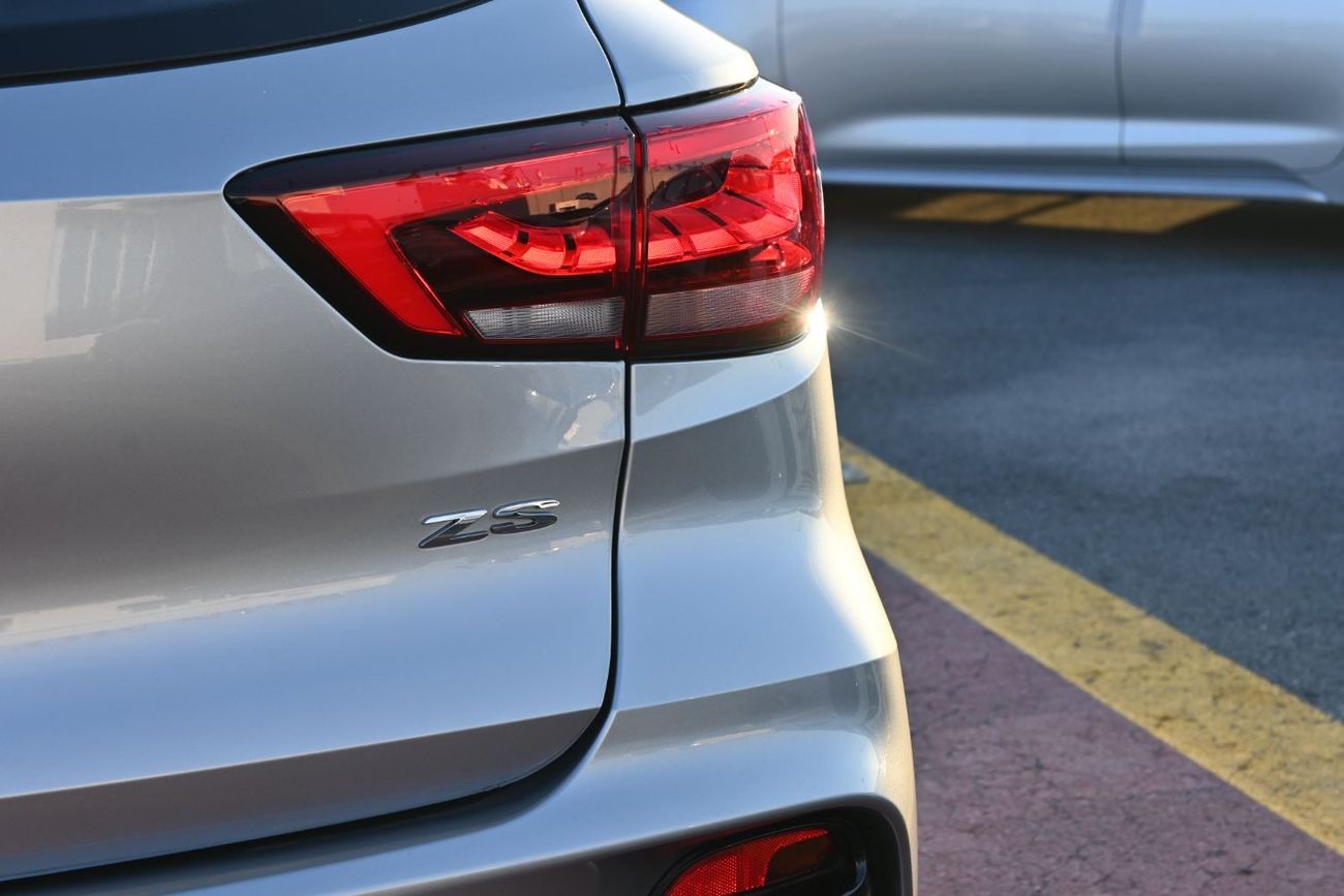 أم جي ZS MG ZS Comfort 1.5L Petrol Color Silver Model 2025