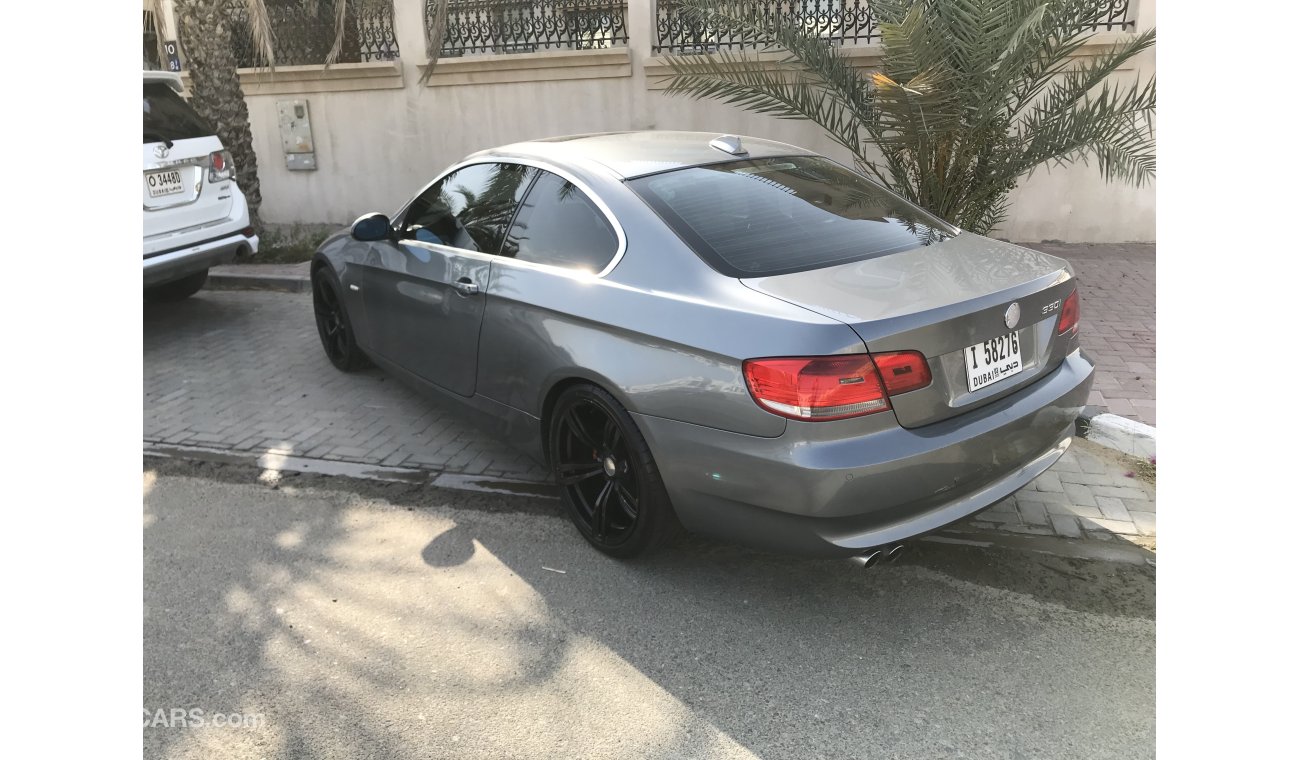 بي أم دبليو 330 i