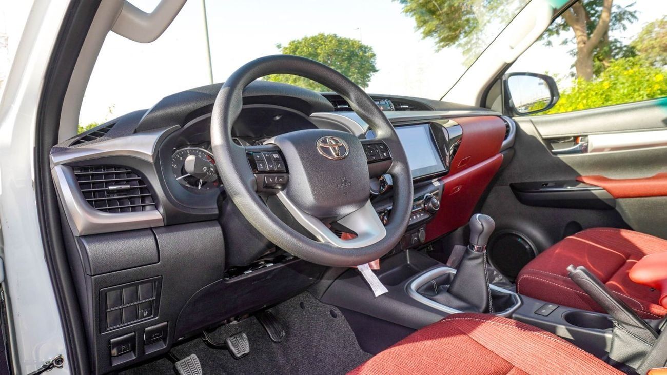 Toyota Hilux ECT0051 - Toyota Hillux 2.7L Petrol Manual 4wd SR5 White/Red - Key Start, Auto Ac