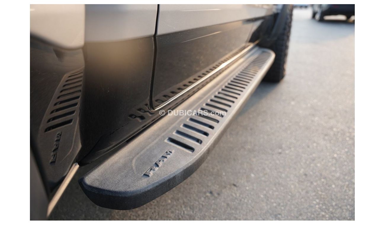 RAM 1500 TRX 2023 RAM 1500 TRX SILVER BEAD LOCK CARBON FIBER 4X4 6.2L V8 GCC 0 Km