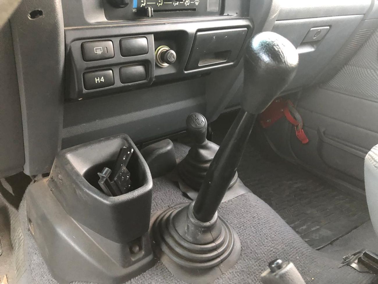 Toyota Land Cruiser 70 LX76, 4.2L DIESEL, ALLOY RIMS 16'', CLEAN INTERIOR AND EXTERIOR, SNORCLE, CODE-24180