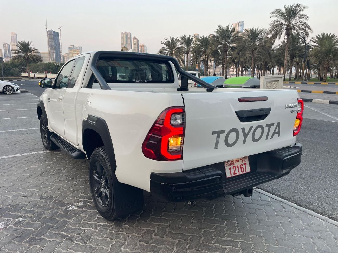 تويوتا هيلوكس GLX Toyota Hilux SR Sport smart cab (Australia) Engine: 2.8 L Turbo Diesel 4x4  (Export from Austral