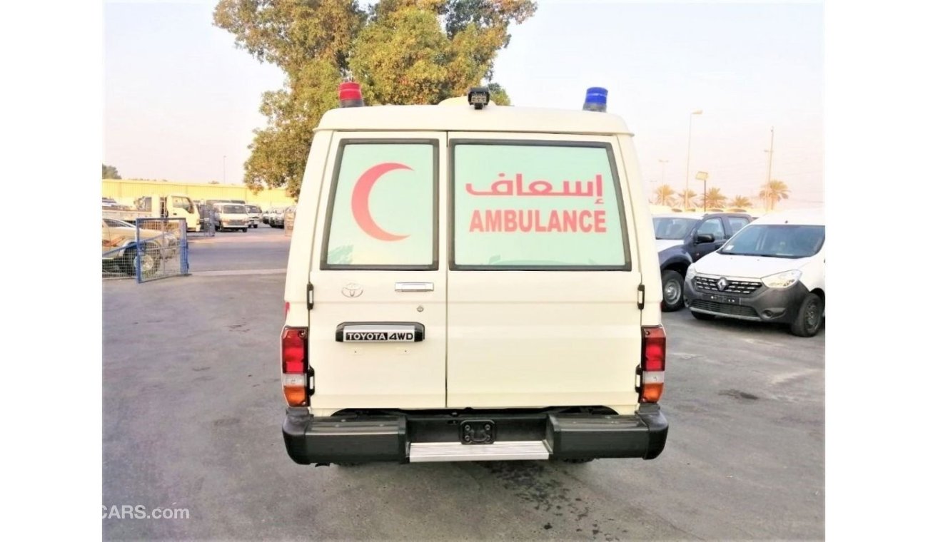 تويوتا لاند كروزر هارد توب ambulance