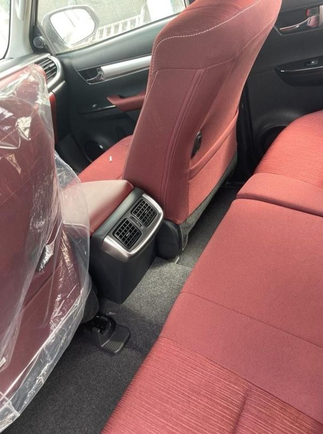 Toyota Hilux Toyota Hilux SR5 2.7L Petrol, Automatic Model 2024 Color White