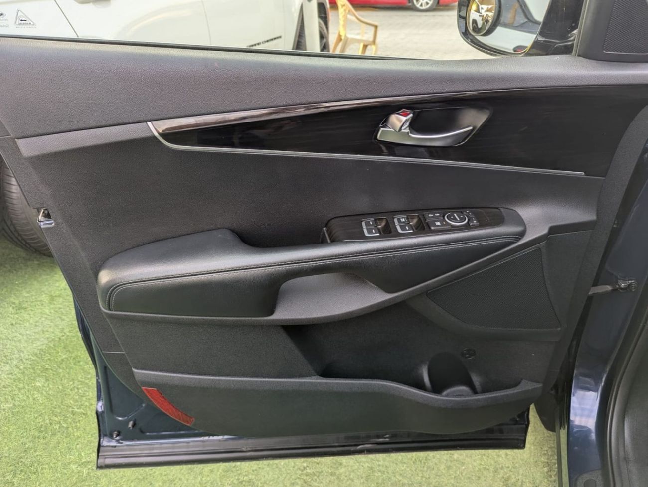 كيا سورينتو Base 2.4L AWD KIA SORENTO 2019 V4 engine 2.4 American clean title no any work required just buy and