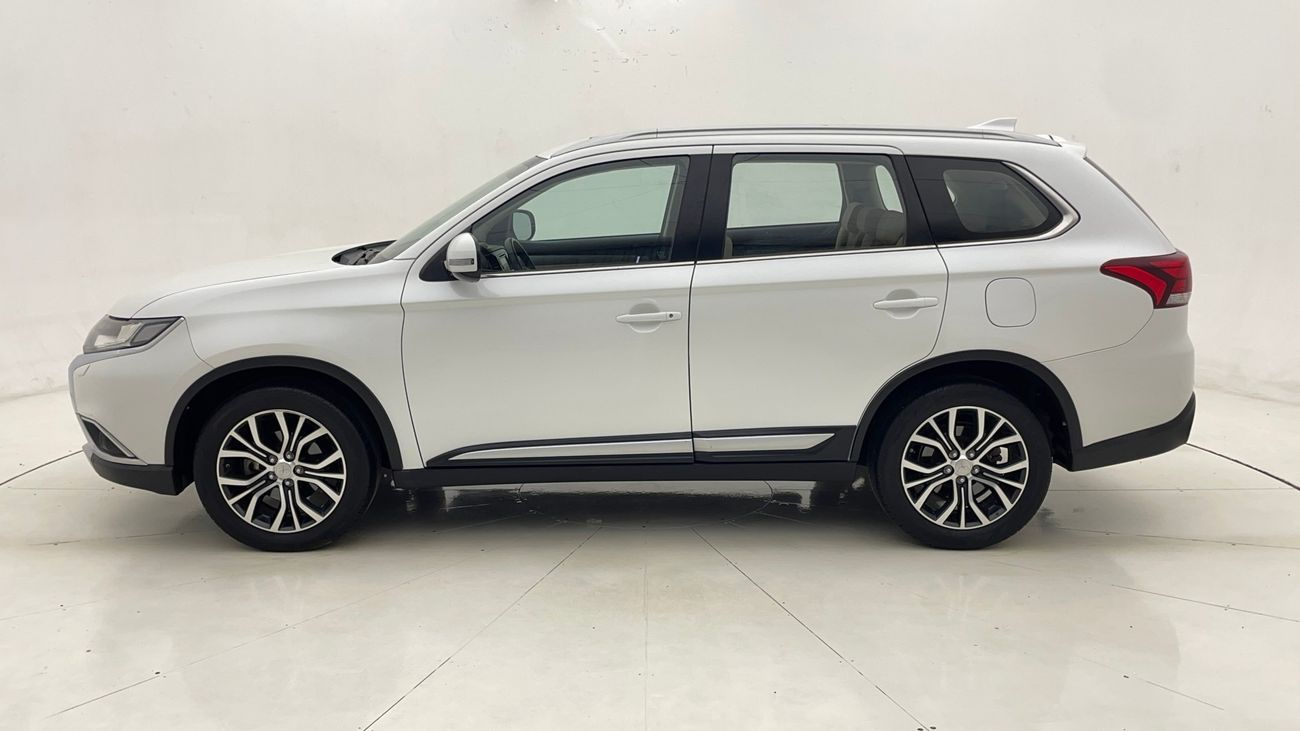 ميتسوبيشي آوتلاندر GLX MID 2.4 | بدون دفعة مقدمة | اختبار القيادة في المنزل