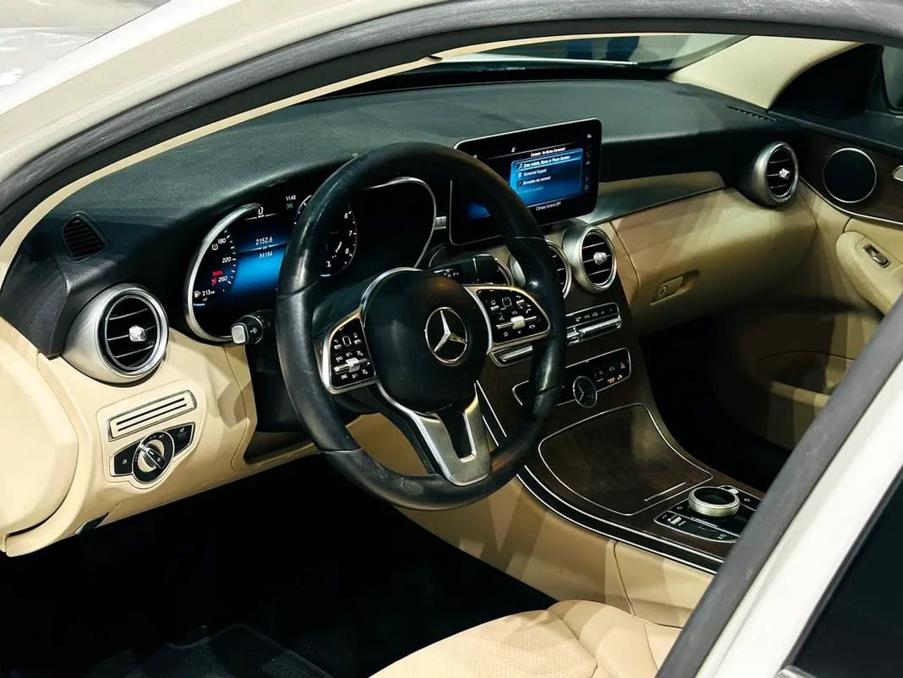 مرسيدس بنز C 300 Std 2.0L (241 HP)