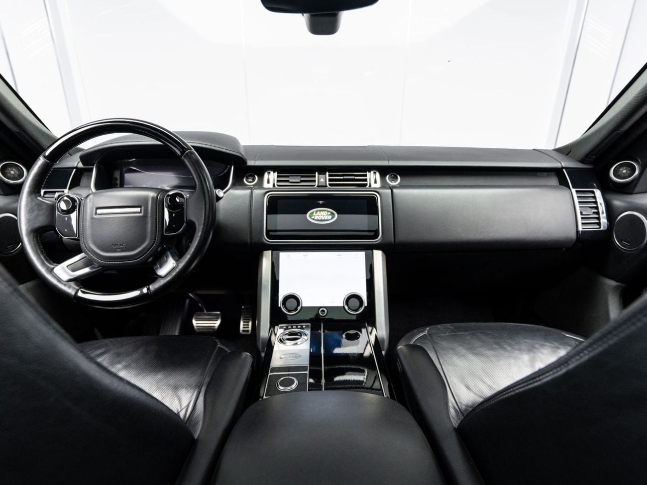 Land Rover Range Rover VOGUE SE BUY NOW, PAY 2027 | THE BLACKLINE STANDARD | 12 Month Blackline Warranty, GCC