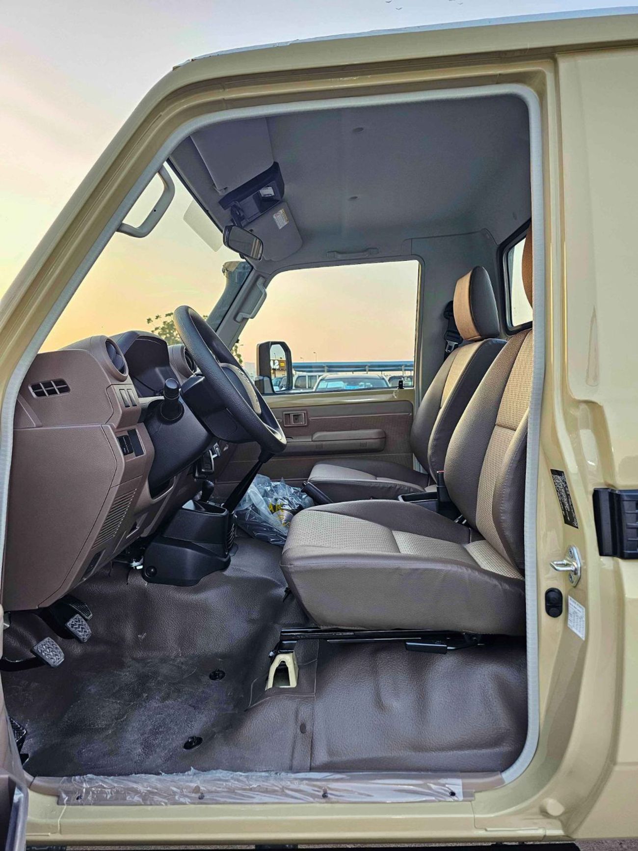 تويوتا لاند كروزر بيك آب LC79 / SINGLE CABIN / 2.8L V4 DIESEL M/T / SNORKEL / DIFF LOCK / 4WD (CODE # STD-E1)