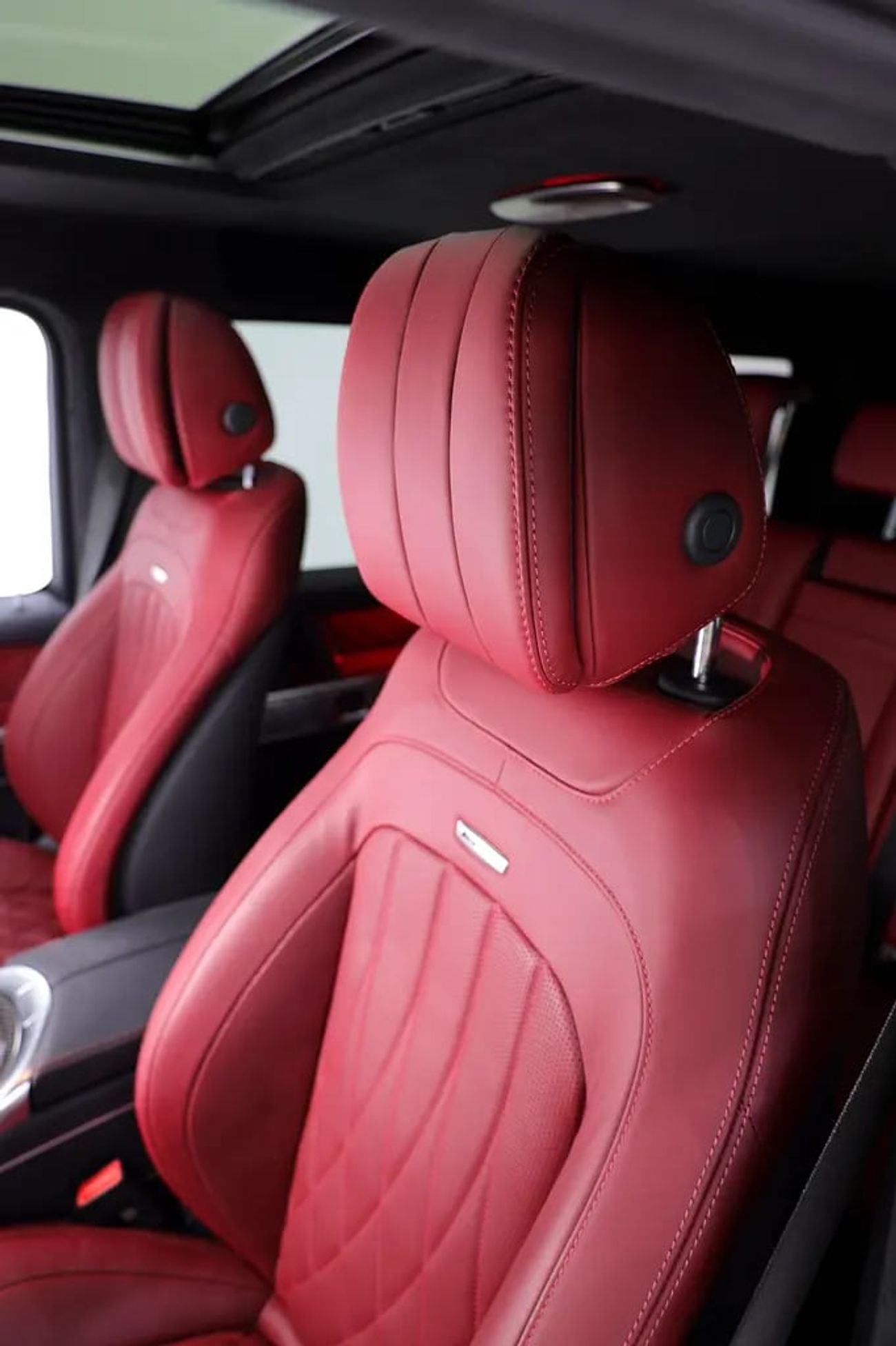 Mercedes Benz G63 AMG G63 MANUFAKTUR EDITION + DOUBLE NIGHT PACKAGE + CARBON INTERIOR+ 5 YEARS GARGASH WARRANTY + SERVICE