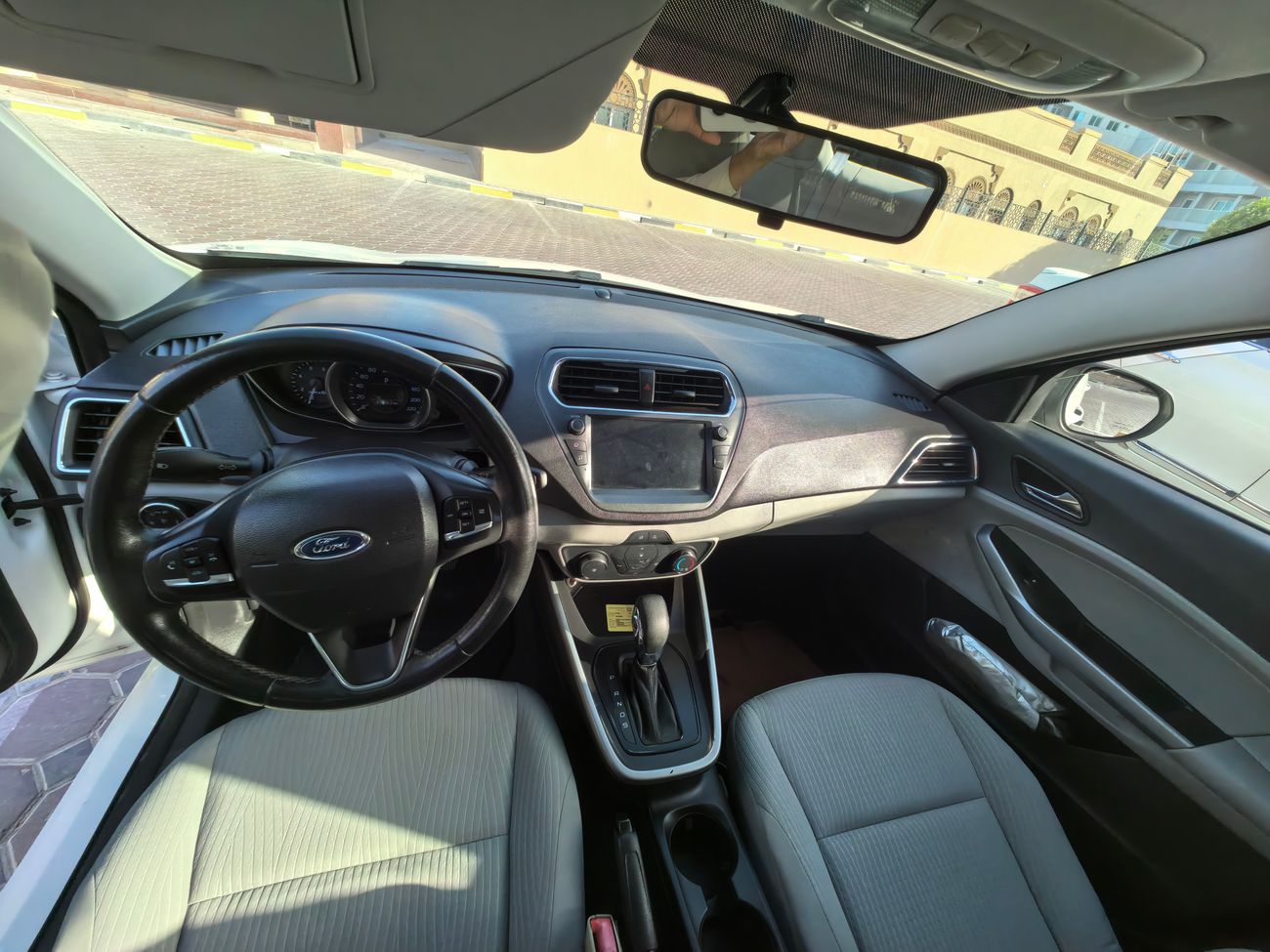 Ford Escort 1.5 mid option