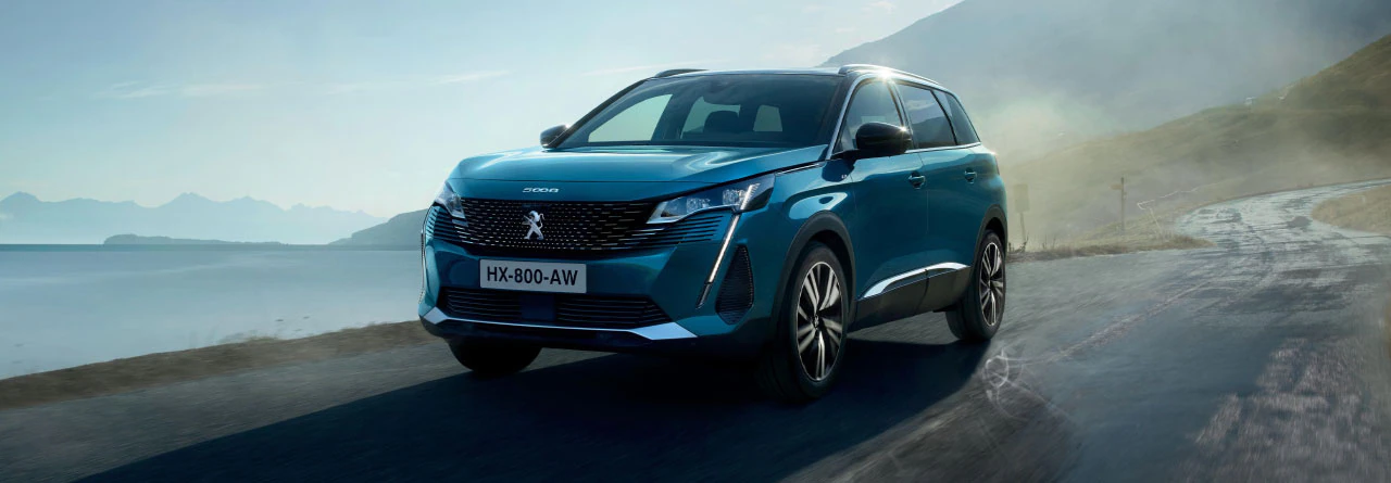 Peugeot 5008 exterior - Front Left Angled