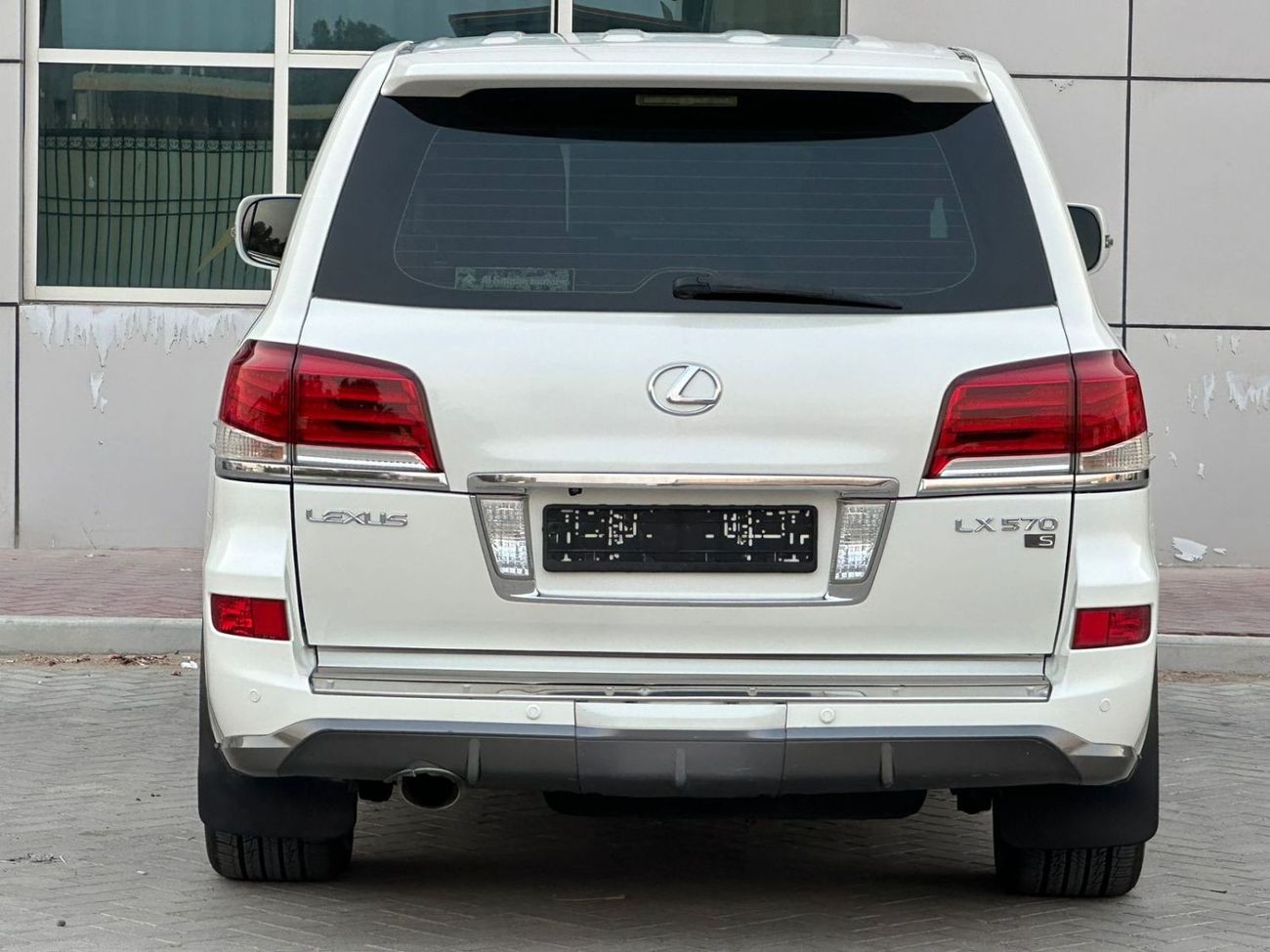 لكزس LX 570 تيتانيوم بلس