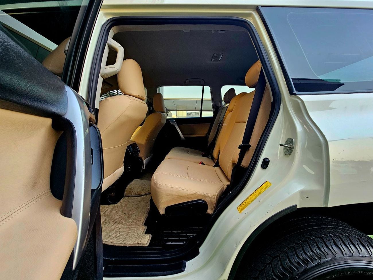 Toyota Prado TXL/ LEATHER SEATS/ DVD/ EXCELLENT CONDITION