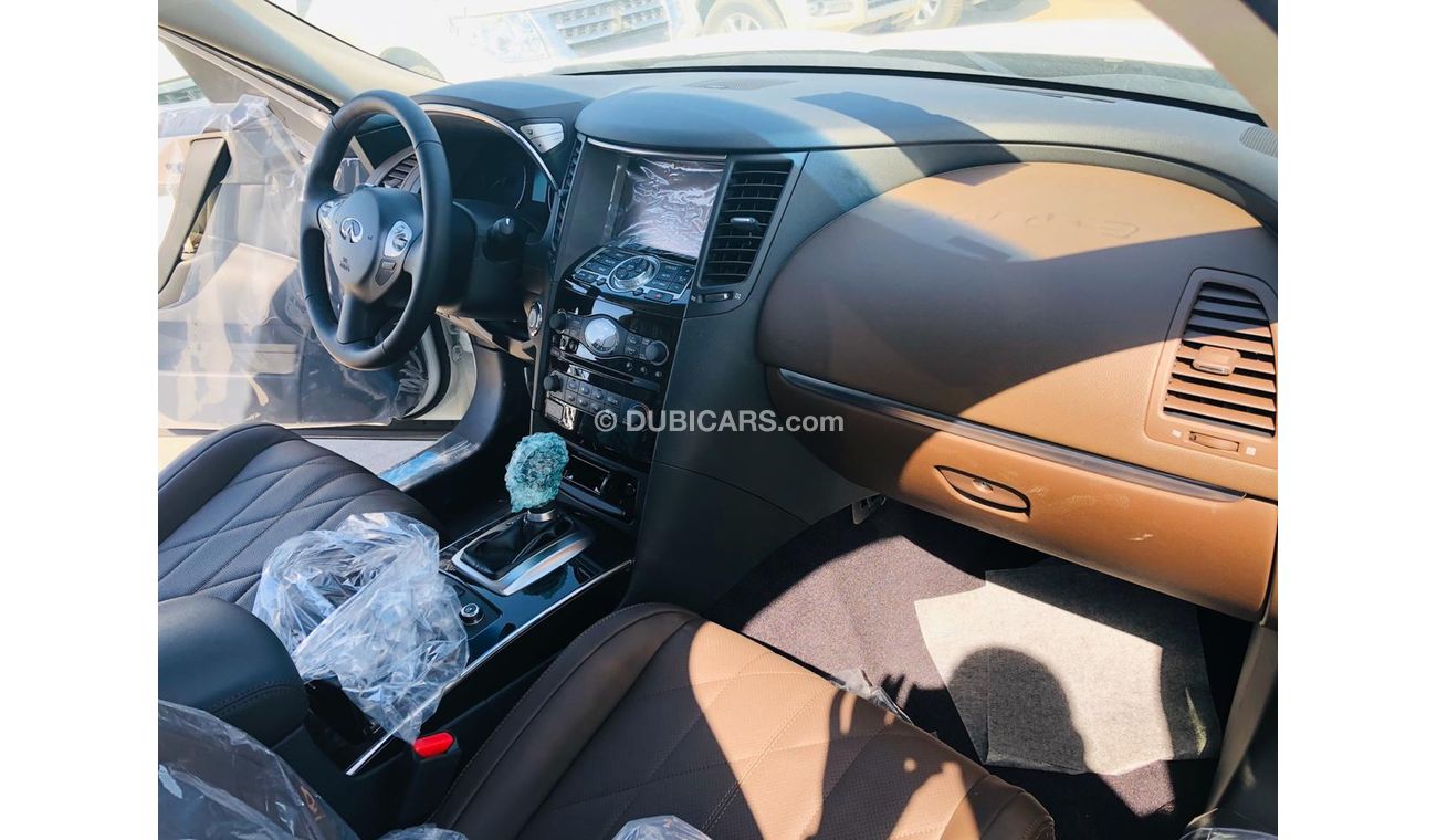 Infiniti Q70 3.7L ENGINE, FULL OPTION, POWER-MEMORY AND LEATHER SEATS, DVD&REAR CAMERA, PUSH START, CODE-IQX70