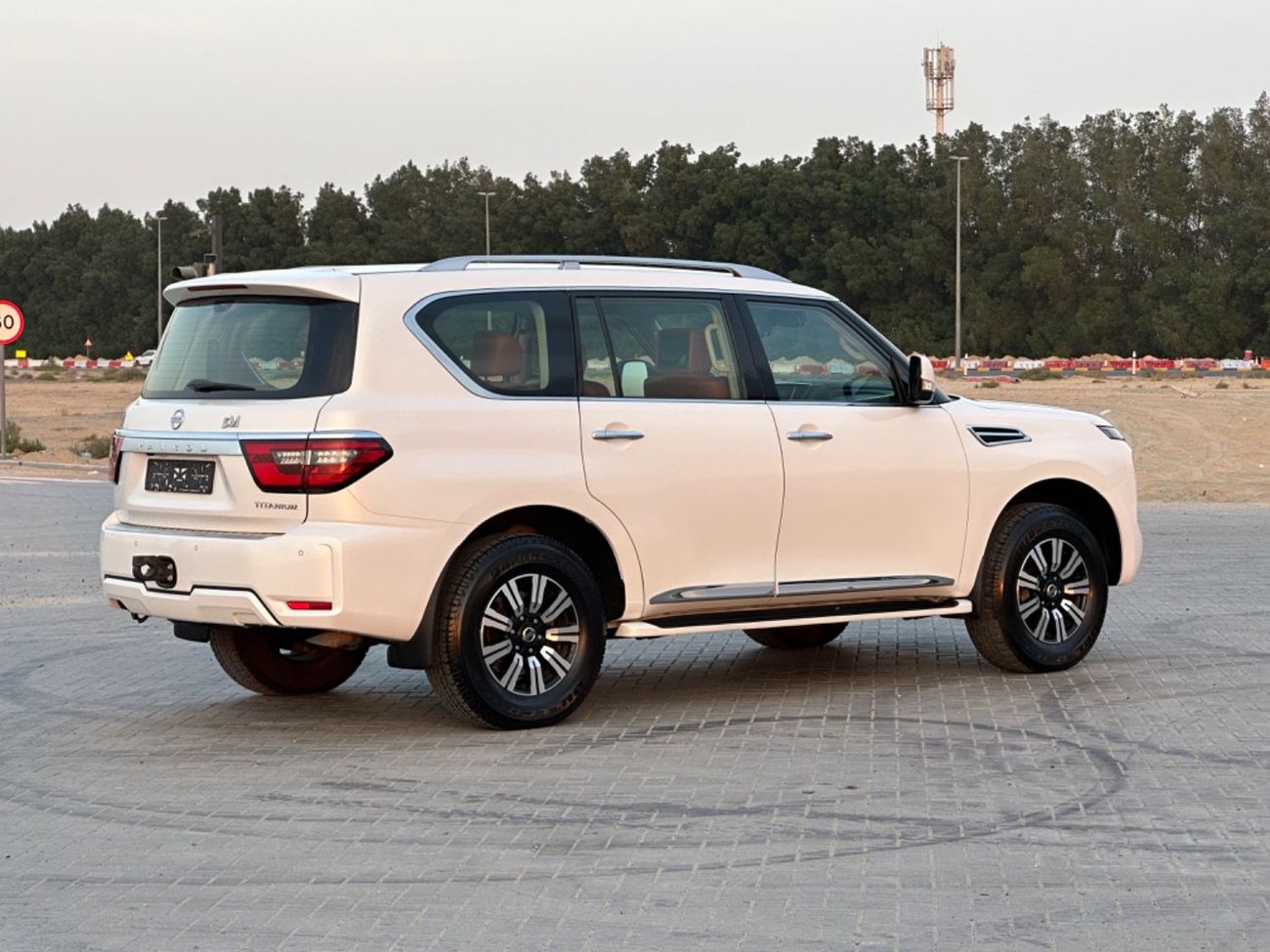 Nissan Patrol SE T1 4.0L MODEL 2020 GCC CAR PERFECT CONDITION INSIDE AND OUTSIDE FULL OPTION