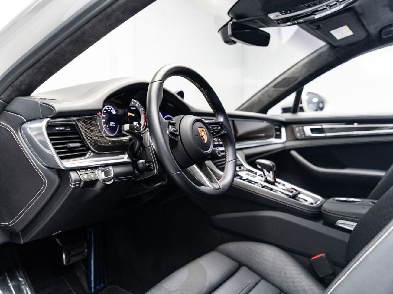 Porsche Panamera 4S E- HYBRID BUY NOW, PAY 2027 | THE BLACKLINE STANDARD | 1 Year Blackline Warranty, GCC, Low KMs, High Spec