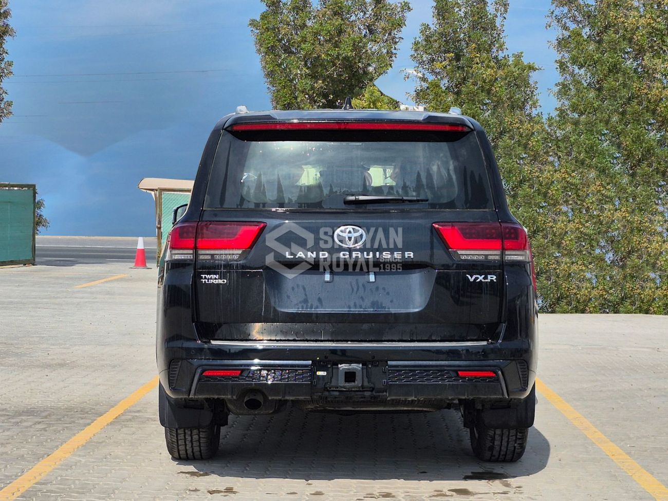تويوتا لاند كروزر LC300 3.5L TWIN TURBO VXR FULL OPTION PETROL V6 AT 7S 2026MY