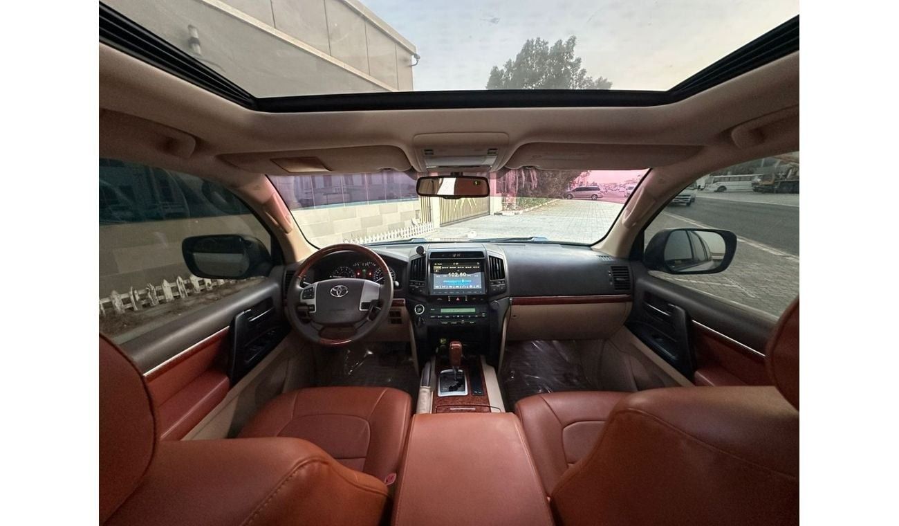 تويوتا لاند كروزر GXR 4.0L (271 HP) AWD