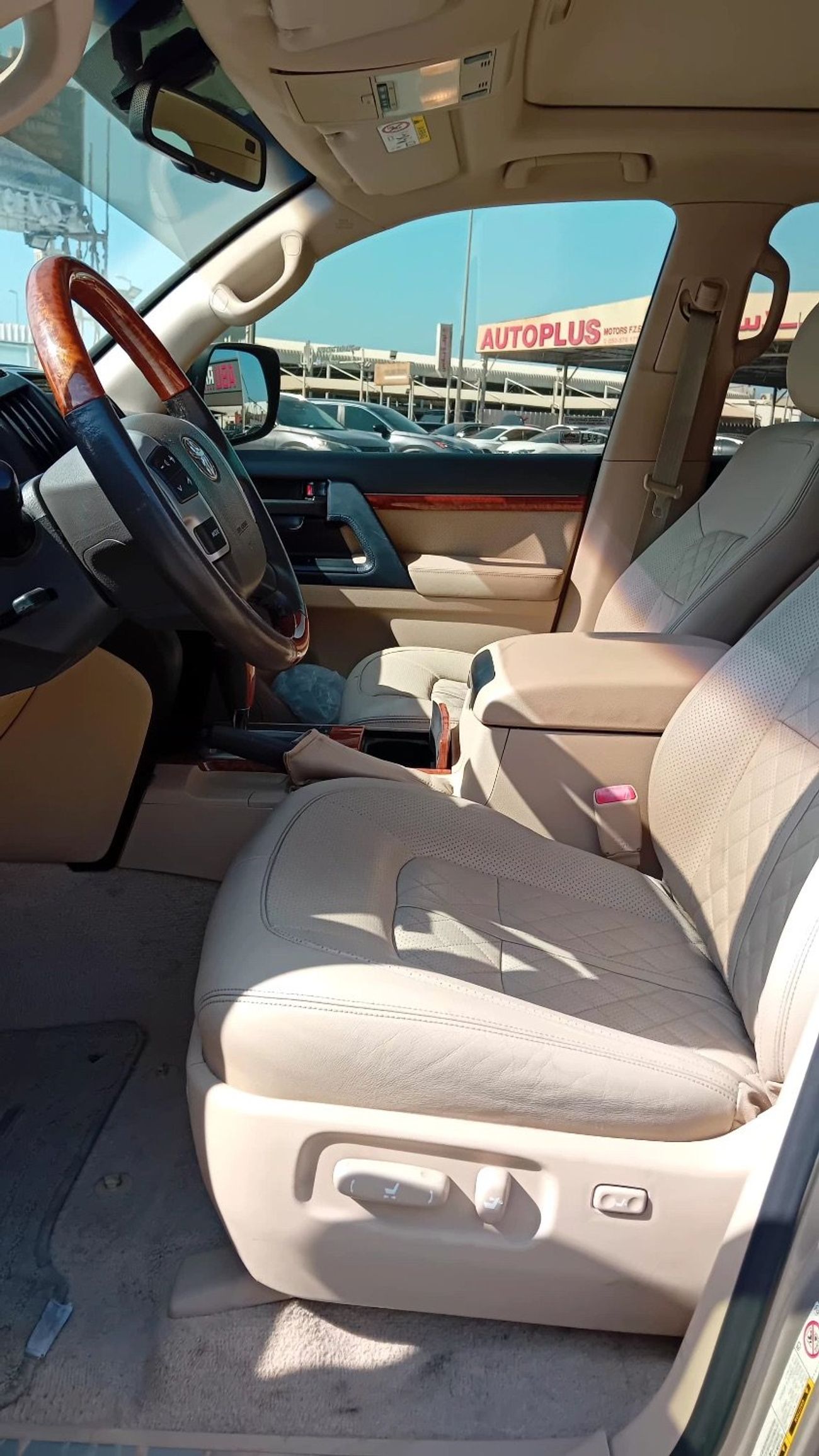 تويوتا لاند كروزر Std 4.0L 4WD