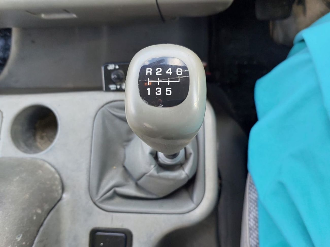 ميتسوبيشي فايتر MITSUBISHI FIGHTER 6D17 TRUCK RHD 1995 MODEL 8.2 L DIESEL MANUAL(PM21127)