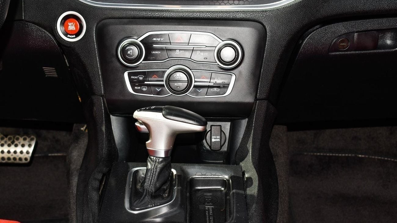 دودج تشارجر SRT8 SRT