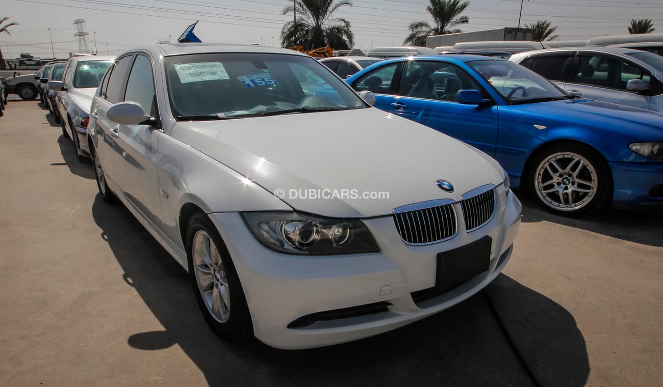 بي أم دبليو 325 i