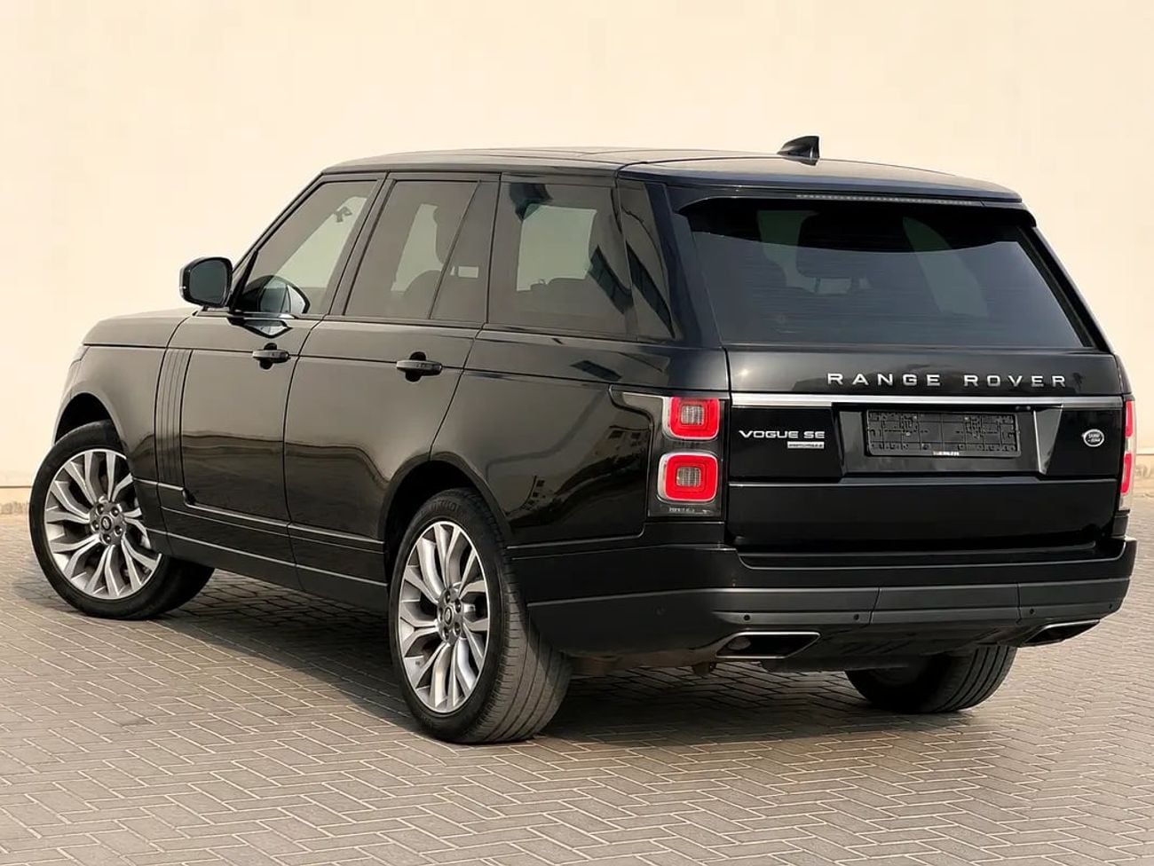 Land Rover Range Rover SE GCC Specs
