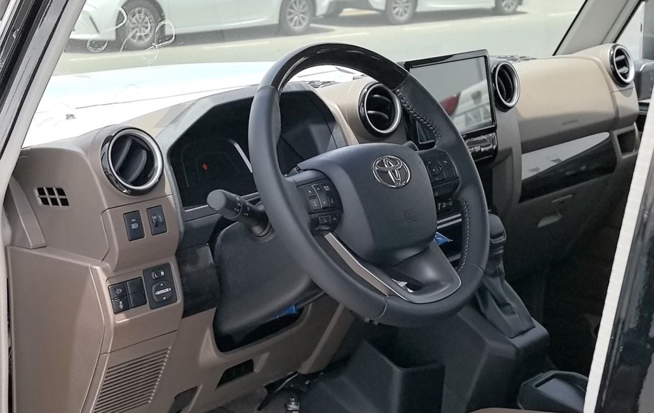 تويوتا لاند كروزر 70 LX 2025 TOYOTA LAND CRUISER 76 2.8L DIESEL 5 DOOR FULL OPTION