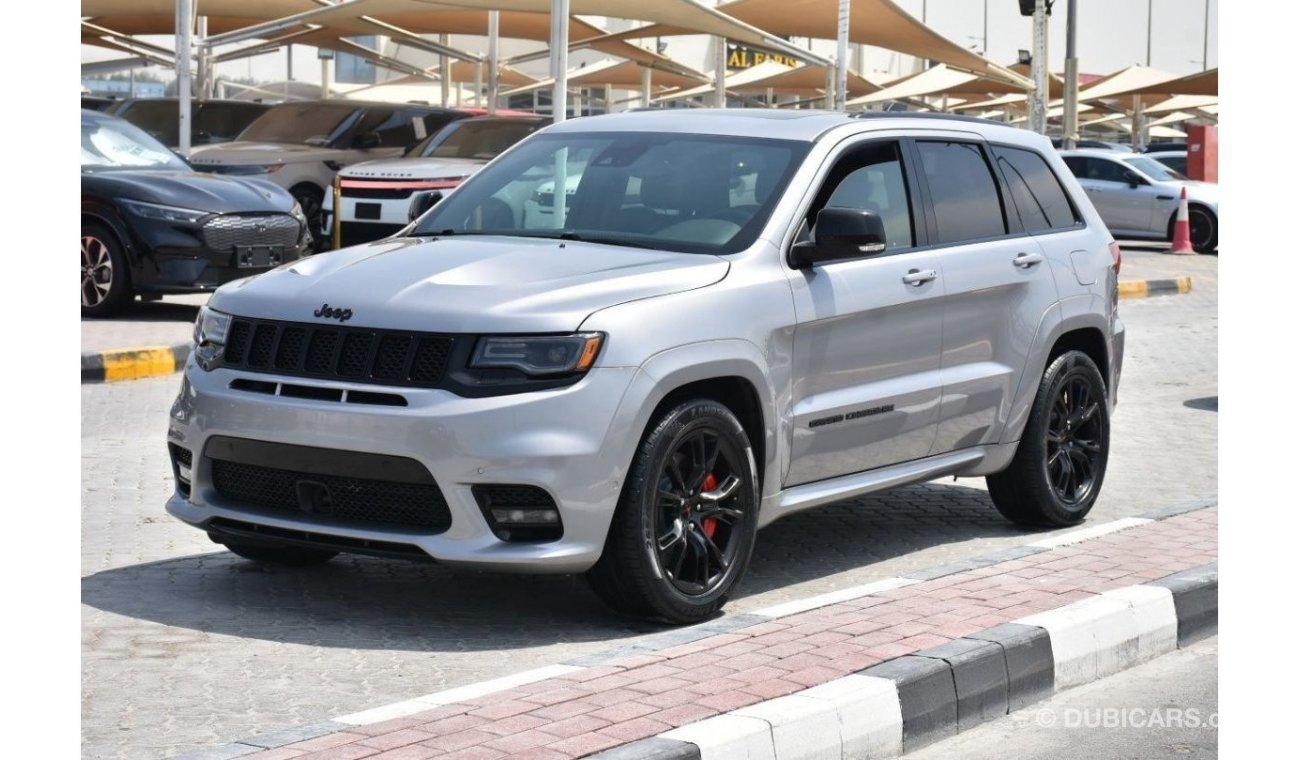 جيب شيروكي SRT ( CLEAN CAR WITH WARRANTY )