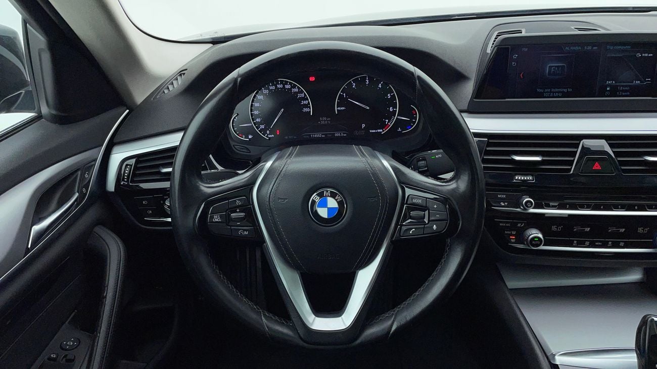 BMW 520i EXCLUSIVE 2 | Zero Down Payment | Home Test Drive