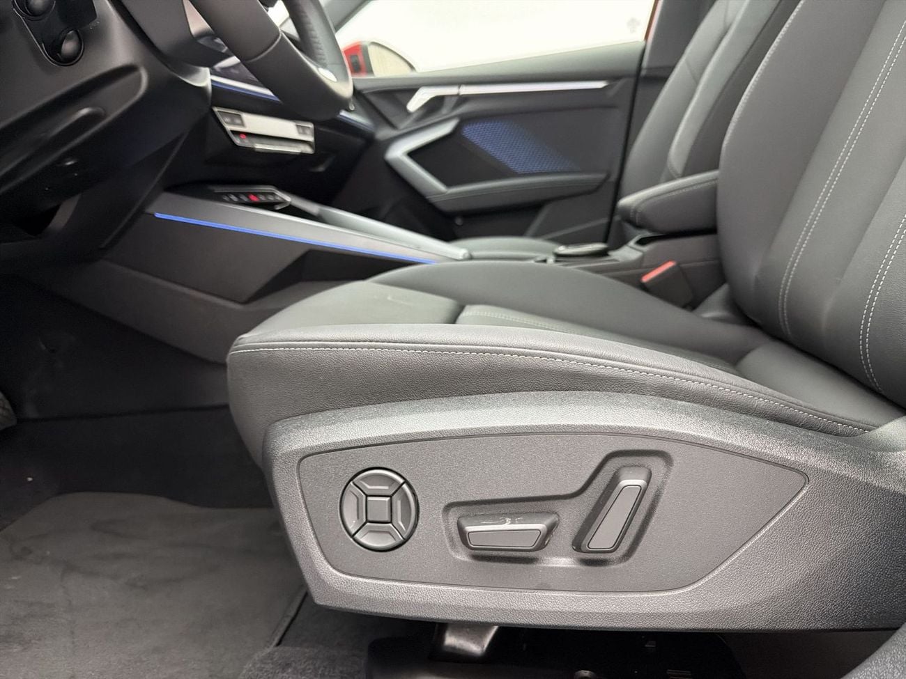 Audi A3 A3 Sedan Advanced 35 TFSI 150hp Progress (Ref# 17842)