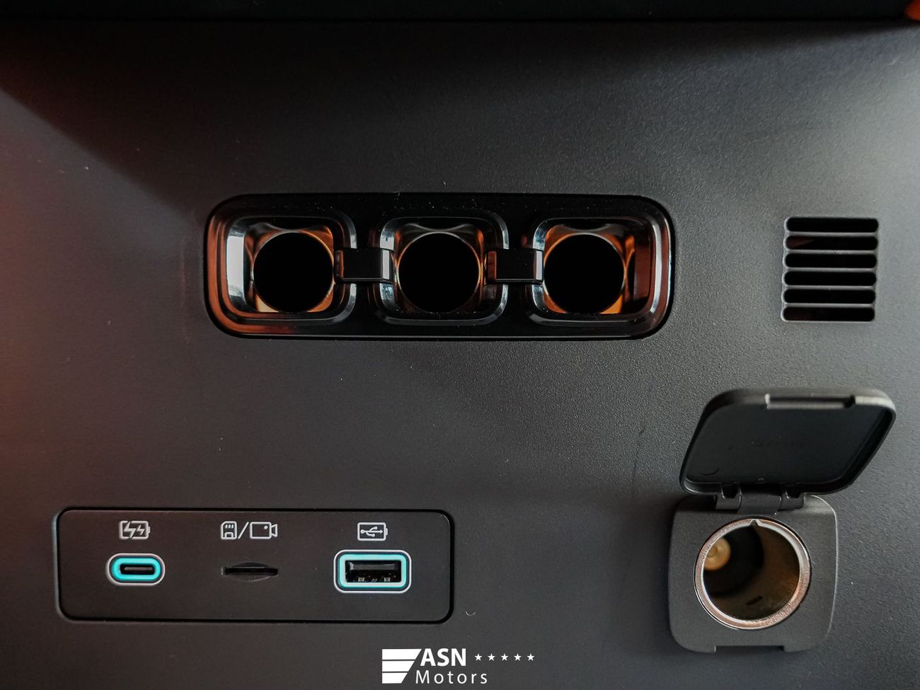 BYD Leopard Titanium 7 Ultra Edition Orange Interior 1.5 Plug-In Hybrid (Export Price)