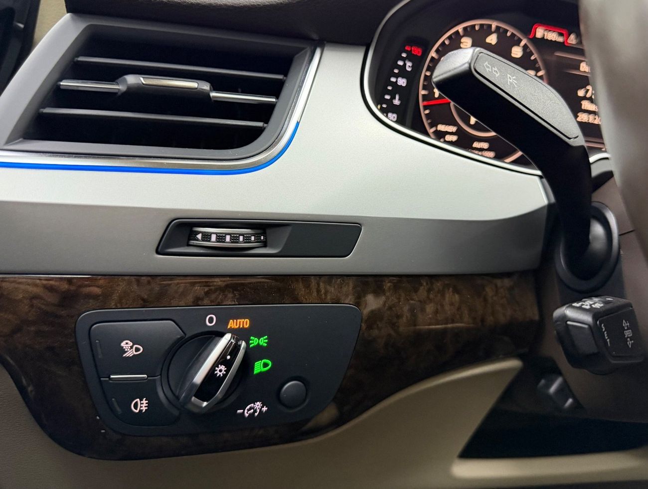 أودي Q7 45 TFSI quattro S-Line Luxury 3.0L