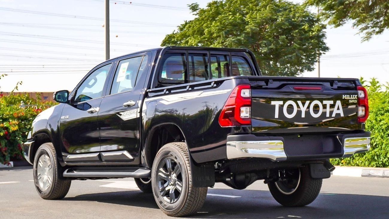 تويوتا هيلوكس SR5 GCC ECTAGR004 – 2026 Toyota Hilux Double Cab SR5 - 2.7L Petrol Manual 4wd – Black w Red