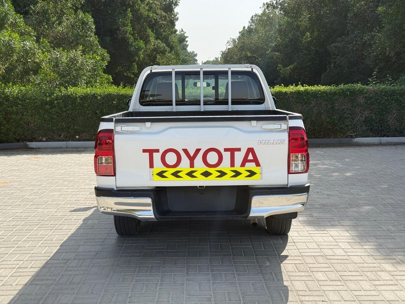 تويوتا هيلوكس GL 2.7L Double Cab Utility RWD